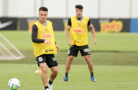 Ramiro na atividade da manhã desta segunda-feira no CT Dr. Joaquim Grava