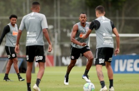 Raul Gustavo na atividade da manhã desta segunda-feira no CT Dr. Joaquim Grava