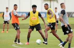 Rodrigo Varanda, Gil e Raul Gustavo na atividade da manhã desta segunda-feira no CT Dr Joaquim Grava