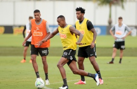 Rodrigo Varanda, Gil e Raul Gustavo na atividade da manhã desta segunda-feira no CT Dr Joaquim Grava