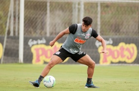 Roni na atividade da manhã desta segunda-feira no CT Dr. Joaquim Grava
