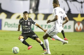 ngelo Araos durante partida entre Corinthians e Santos, na Vila Belmiro, pelo Brasileiro