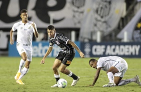 Gabriel Pereira durante jogo entre Corinthians e Santos, na Vila Belmiro, pelo Brasileirão