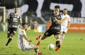 Vital durante partida entre Corinthians e Santos, na Vila Belmiro, pelo Brasileirão