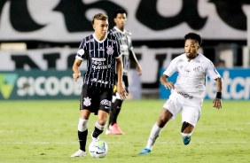 Cantillo durante partida entre Corinthians e Santos, na Vila Belmiro, pelo Brasileirão