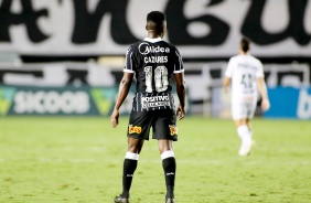 Cazares durante partida entre Corinthians e Santos, na Vila Belmiro, pelo Brasileiro