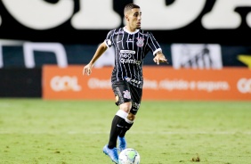 Gabriel durante partida entre Corinthians e Santos, na Vila Belmiro, pelo Brasileiro