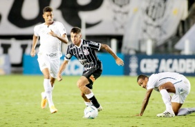 Garoto Gabriel Pereira durante partida entre Corinthians e Santos, na Vila Belmiro, pelo Brasileirão
