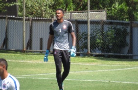 Goleiro Yago no jogo-treino entre os times Sub-20 e Sub-23 do Corinthians