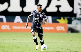 Jemerson durante partida entre Corinthians e Santos, na Vila Belmiro, pelo Brasileirão