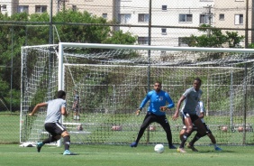 Jogo-treino entre os times Sub-20 e Sub-23 do Corinthians, no CT das categorias de base
