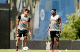 Roni e Cazares no penúltimo treino antes do duelo contra o Santos, pelo Brasileiro 2020