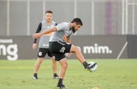 Bruno Mendez na atividade da tarde desta terça-feira no CT Dr. Joaquim Grava