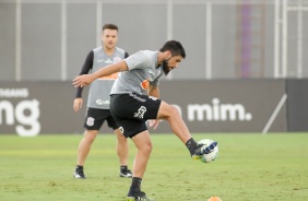 Bruno Mendez na atividade da tarde desta tera-feira no CT Dr. Joaquim Grava