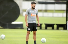 Bruno Mendez na atividade da tarde desta terça-feira no CT Dr. Joaquim Grava