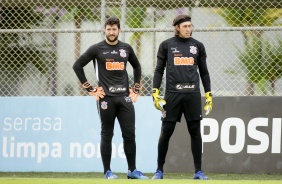 Caique França e Cássio na atividade da tarde desta terça-feira no CT Dr. Joaquim Grava