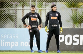 Caique Frana e Cssio na atividade da tarde desta tera-feira no CT Dr. Joaquim Grava