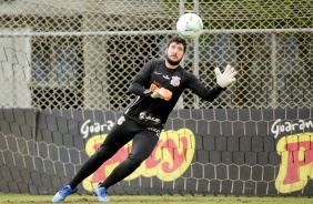 Caique França na atividade da tarde desta terça-feira no CT Dr. Joaquim Grava