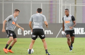 Lucas Piton e Xavier na atividade da tarde desta terça-feira no CT Dr. Joaquim Grava