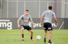 Lucas Piton na atividade da tarde desta terça-feira no CT Dr. Joaquim Grava