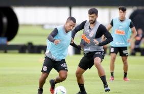 Otero e Camacho na atividade da tarde desta tera-feira no CT Dr. Joaquim Grava