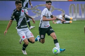 ngelo Araos no jogo contra o o Vasco, na Neo Qumica Arena, pelo Brasileiro