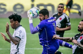 Zagueiro Gil no jogo contra o o Vasco, na Neo Qumica Arena, pelo Brasileiro