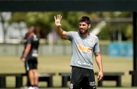 Bruno Mendez na atividade da manhã deste sábado no CT Dr. Joaquim Grava