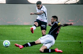 Fagner na partida contra o Vasco, na Neo Qumica Arena, pelo Campeonato Brasileiro