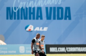 Gabriel Pereira e Xavier na atividade da manhã deste sábado no CT Dr. Joaquim Grava