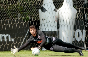 Guilherme França na atividade da manhã deste sábado no CT Dr. Joaquim Grava