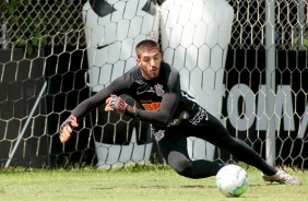 Guilherme na atividade da manhã deste sábado no CT Dr. Joaquim Grava
