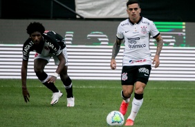 Lateral Fagner na partida contra o Vasco, na Neo Qumica Arena, pelo Campeonato Brasileiro