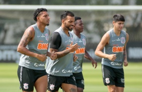 Michel Macedo, Juan Cazares, Ángelo Araos na atividade da manhã deste sábado no CT Dr. Joaquim Grava