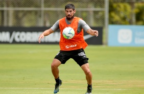 Bruno Méndez durante o treino desta segunda-feira no CT Joaquim Grava