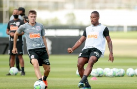 Lucas Piton e Xavier durante o treino desta segunda-feira no CT Joaquim Grava