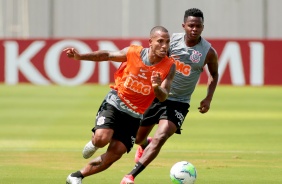 Otero e Cazares durante o treino desta segunda-feira no CT Joaquim Grava