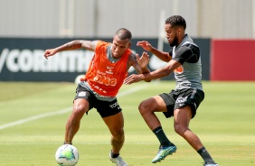 Otero e Everaldo durante o treino desta segunda-feira no CT Joaquim Grava