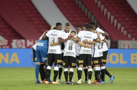 Elenco corinthiano durante jogo contra o Internacional, pelo Campeonato Brasileiro, no Beira Rio