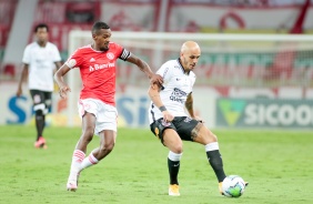 Fbio Santos durante partida contra o Internacional, no Beira Rio, pelo Campeonato Brasileiro