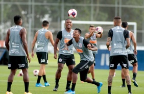 Elenco corinthiano durante treino preparatrio para o jogo entre Corinthians e Palmeiras
