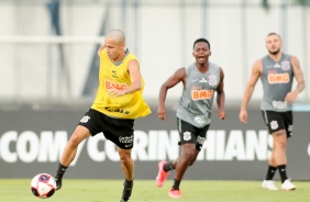 Jogadores da bases no treinamento de hoje no CT Joaquim Grava