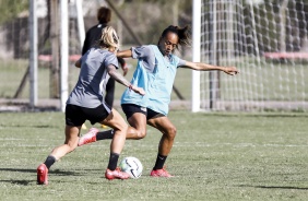 Adriana no treino do Corinthians na Argentina em preparao para  Libertadores Feminina