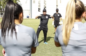 Arthur Elias comanda atividade na Argentina, para estreia da Libertadores Feminina