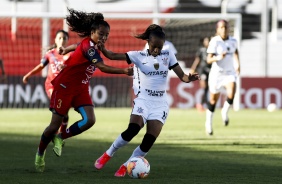 Atacante Adriana na estreia da Libertadores Feminina contra o El Nacional