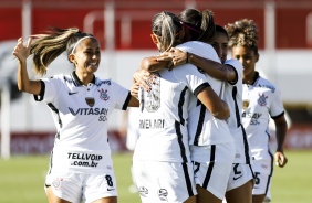 Diany e companheiras durante goleada sobre o El Nacional, pela Copa Libertadores Feminina
