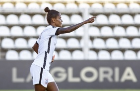 Grazi comemora gol contra o El Nacional, pela Libertadores Feminina