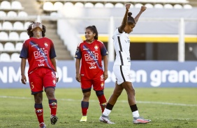 Grazi feliz com seu gol contra o El Nacional, pela Libertadores Feminina