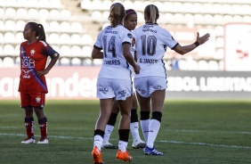 Jogadoras do Timo durante goleada sobre o El Nacional, pela Copa Libertadores Feminina