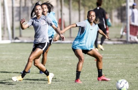 Juliete e Adriana no treino do Corinthians na Argentina em preparao para  Libertadores Feminina